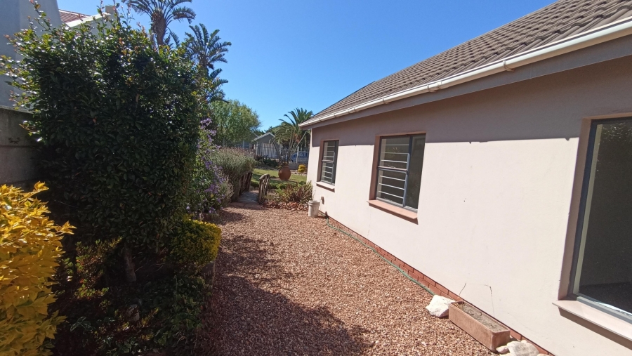 3 Bedroom Property for Sale in Vredenburg Western Cape